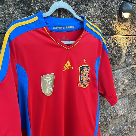 VINTAGE Authentic adidas Spain 2011 Home Jersey - Men's Large - Picture 2 of 11